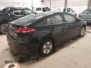 2018 Hyundai Ioniq Blue z VIN KMHC65LC9JU068768, wystawiony jako IAAI lot #42274667 z przebiegiem 282 000 mil mil oraz . Historia ofert i sprzedaży dostępna na DreamBid. Obrazek 4.