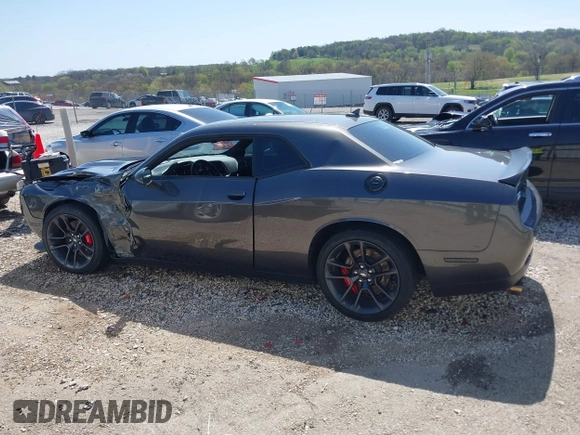 2020 Dodge Challenger R/T Scat Pack z VIN 2C3CDZFJ4LH230781, wystawiony jako IAAI lot #41990428 z przebiegiem 55 315 mil mil oraz . Historia ofert i sprzedaży dostępna na DreamBid. Obrazek 14.