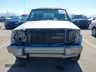 2000 Jeep Cherokee Classic with VIN 1J4FF58S5YL260331, listed as a IAAI auction lot 41584008 with 224,100 mi miles. Bid and sale history available at carsss.com. Image 13.
