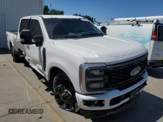 2023 Ford F-250 XL z VIN 1FT8W2BT5PEE05143, wystawiony jako Copart lot #56432335 z przebiegiem 20 742 mil mil oraz Szkoda całkowita • Salvage title. Historia ofert i sprzedaży dostępna na DreamBid. Obrazek 4.