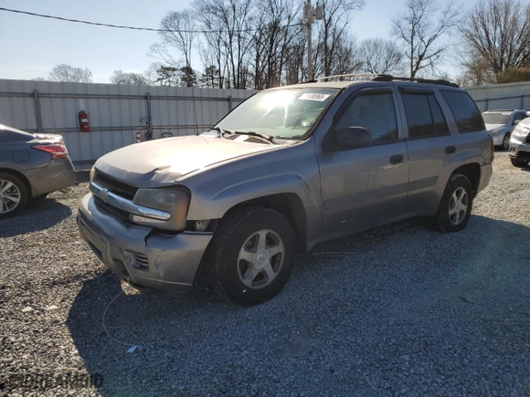 2005 Chevrolet TrailBlazer LT with VIN 1GNDT13S652349596, listed as a Copart auction lot 47138965 with NaN miles and Salvage Title. Bid and sale history available at carsss.com. Image 1.