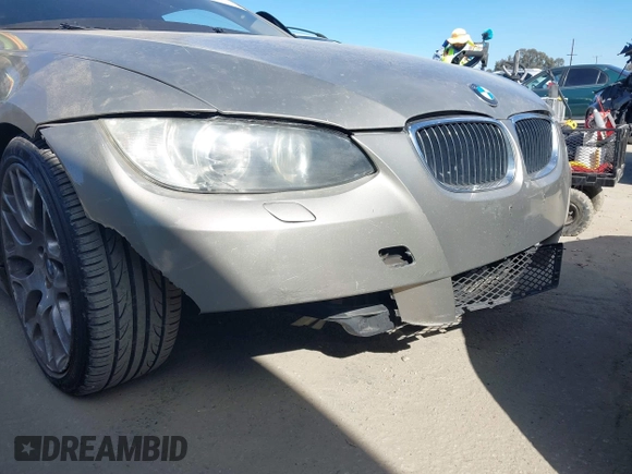 2008 BMW 3 Series 328i with VIN WBAWB33558P133091, listed as a IAAI auction lot 41648405 with 210,525 mi miles. Bid and sale history available at carsss.com. Image 6.