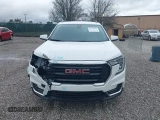 2024 GMC Terrain SLE z VIN 3GKALMEG4RL117903, wystawiony jako IAAI lot #41718454 z przebiegiem 3 408 mil mil oraz . Historia ofert i sprzedaży dostępna na DreamBid. Obrazek 12.