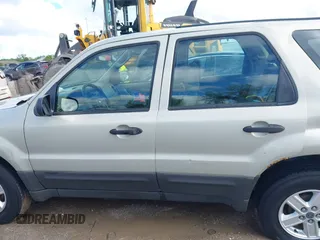 2005 Ford Escape XLS Value with VIN 1FMYU02Z45KB85048, listed as a IAAI auction lot 42309081 with 106,395 mi miles and . Bid and sale history available at DreamBid. Image 14.