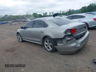 2014 Volkswagen Passat SE с VIN 1VWBN7A36EC045247, выставлен на аукционе IAAI как лот 42295047 с пробегом 118 431 миль миль и . История ставок и продаж доступна на DreamBid. Изображение 3.