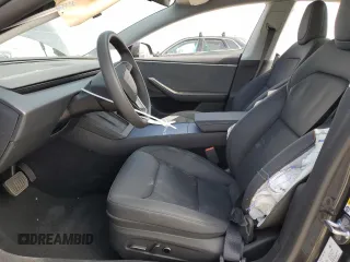 2025 Tesla Model 3 Long Range z VIN 5YJ3E1EA2SF988697, wystawiony jako Copart lot #56584815 z przebiegiem 4 664 mil mil oraz Szkoda całkowita • Salvage title. Historia ofert i sprzedaży dostępna na DreamBid. Obrazek 7.