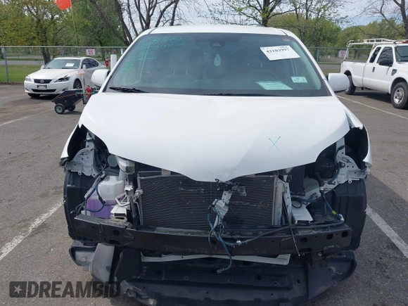 2020 Toyota Sienna LE Auto Access Seat с VIN 5TDKZ3DC3LS043379, выставлен на аукционе IAAI как лот 42103997 с пробегом 46 570 миль миль и . История ставок и продаж доступна на DreamBid. Изображение 12.