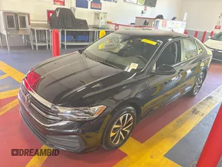 2024 Volkswagen Jetta S с VIN 3VW5M7BU2RM079505, выставлен на аукционе IAAI как лот 42808841 с пробегом 21 446 миль миль и . История ставок и продаж доступна на DreamBid. Изображение 22.