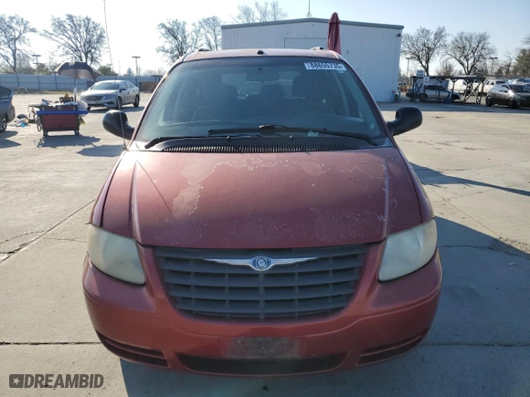 2006 Chrysler Town & Country SWB with VIN 1A4GP45R86B739536, listed as a Copart auction lot 88655735 with 200,007 mi miles and Salvage Title. Bid and sale history available at carsss.com. Image 5.