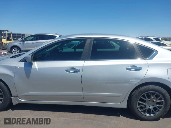 2013 Nissan Altima SV with VIN 1N4AL3AP9DN586463, listed as a IAAI auction lot 42099334 with 181,364 mi miles and . Bid and sale history available at carsss.com. Image 14.