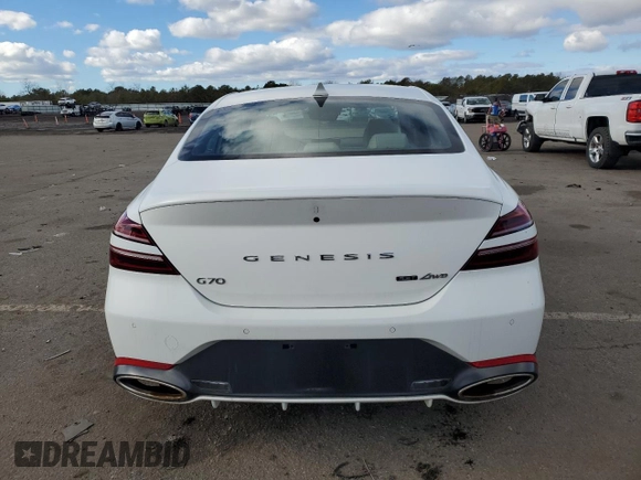 2023 Genesis G70 3.3T with VIN KMTG54TE5PU133386, listed as a Copart auction lot 84172474 with 7,860 mi miles and Salvage title. Bid and sale history available at DreamBid. Image 6.