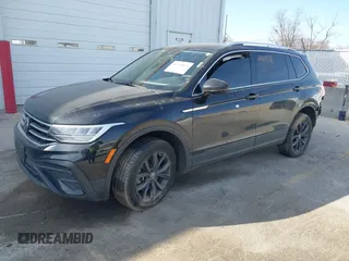 2022 Volkswagen Tiguan SE z VIN 3VV2B7AX4NM118467, wystawiony jako IAAI lot #41769676 z przebiegiem 55 305 mil mil oraz . Historia ofert i sprzedaży dostępna na DreamBid. Obrazek 2.