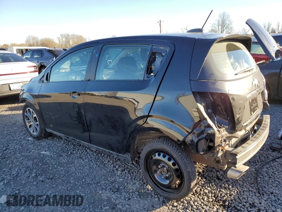 2020 Chevrolet Sonic LT z VIN 1G1JD6SB6L4136715, wystawiony jako Copart lot #87250844 z przebiegiem 61 264 mil mil oraz Szkoda całkowita • Salvage title. Historia ofert i sprzedaży dostępna na DreamBid. Obrazek 2.