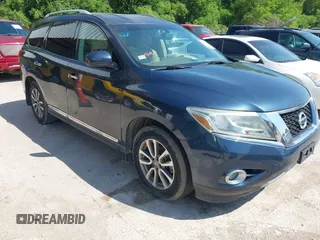 2014 Nissan Pathfinder SV with VIN 5N1AR2MN6EC689877, listed as a IAAI auction lot 42042150 with 145,221 mi miles. Bid and sale history available at carsss.com. Image 1.