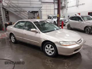 2000 Honda Accord SE z VIN 1HGCG5679YA092582, wystawiony jako IAAI lot #42179950 z przebiegiem 204 826 mil mil oraz . Historia ofert i sprzedaży dostępna na DreamBid. Obrazek 1.