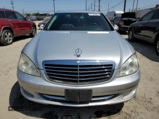 2007 Mercedes-Benz S 550 z VIN WDDNG71XX7A038691, wystawiony jako Copart lot #61536005 z przebiegiem 189 565 mil mil oraz Czysty tytuł • Clean title. Historia ofert i sprzedaży dostępna na DreamBid. Obrazek 5.