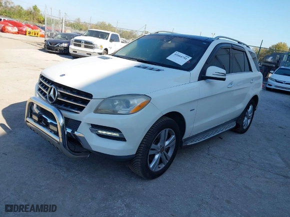 2012 Mercedes-Benz M-Class ML 350 BlueTEC with VIN 4JGDA2EB7CA003962, listed as a IAAI auction lot 41664791 with 1 mi miles. Bid and sale history available at carsss.com. Image 2.