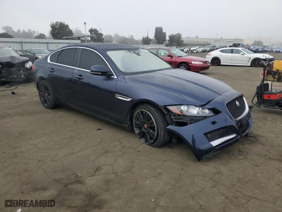 2016 Jaguar XF 35t Premium with VIN SAJBD4BV3GCY18393, listed as a Copart auction lot 43032715 with 129,083 mi miles and Salvage Title. Bid and sale history available at carsss.com. Image 4.