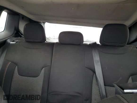 2016 Jeep Renegade Latitude with VIN ZACCJBBT3GPD31592, listed as a Copart auction lot 55438315 with 165,912 mi miles and Clean Title. Bid and sale history available at DreamBid. Image 10.