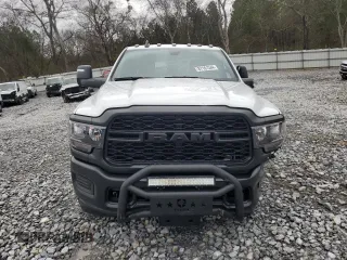 2024 Ram 3500 Tradesman with VIN 3C63RRGL0RG377886, listed as a Copart auction lot 87161344 with 1,620 mi miles and Salvage Title. Bid and sale history available at carsss.com. Image 5.
