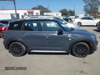 2019 MINI Countryman Cooper S with VIN WMZYT3C51K3E95266, listed as a IAAI auction lot 42531352 with 67,987 mi miles and . Bid and sale history available at DreamBid. Image 12.