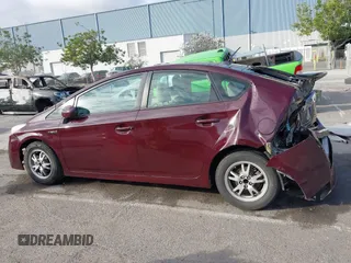 2011 Toyota Prius I with VIN JTDKN3DU9B0253166, listed as a IAAI auction lot 41893424 with 82,705 mi miles. Bid and sale history available at carsss.com. Image 14.