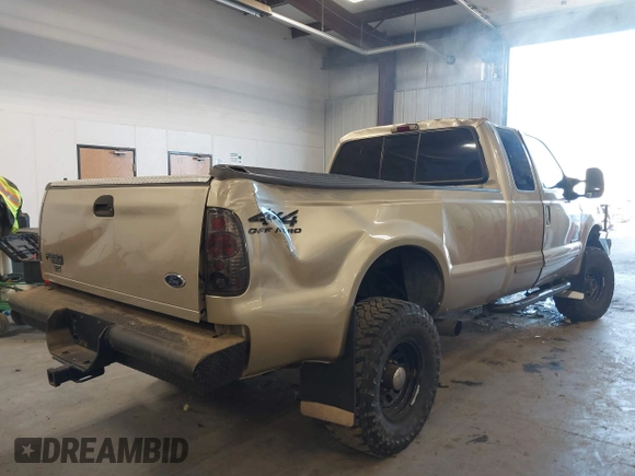2001 Ford Super Duty F-250 XL with VIN 3FTNX21F81MA06613, listed as a IAAI auction lot 41445674 with 206,434 mi miles. Bid and sale history available at carsss.com. Image 4.