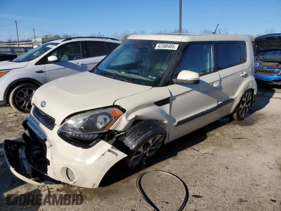 2013 Kia Soul + z VIN KNDJT2A65D7501232, wystawiony jako Copart lot #42300485 z przebiegiem 148 800 mil mil oraz Szkoda całkowita • Salvage title. Historia ofert i sprzedaży dostępna na DreamBid. Obrazek 1.