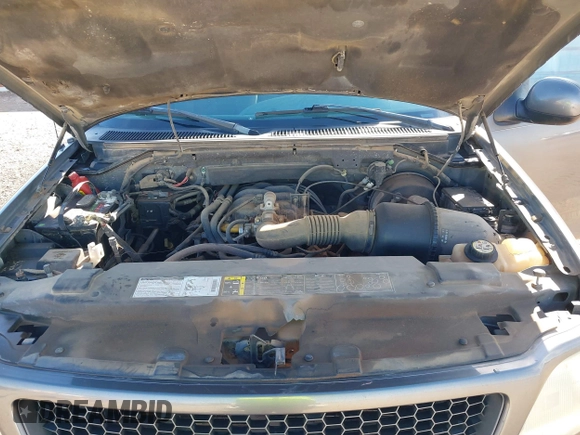 2002 Ford F-150 XL z VIN 1FTRF07272KB83272, wystawiony jako IAAI lot #41266432 z przebiegiem Nie podano mil oraz . Historia ofert i sprzedaży dostępna na DreamBid. Obrazek 10.