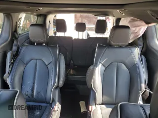 2023 Chrysler Pacifica Hybrid Limited z VIN 2C4RC1S72PR589177, wystawiony jako Copart lot #64046525 z przebiegiem 12 658 mil mil oraz Szkoda całkowita • Salvage title. Historia ofert i sprzedaży dostępna na DreamBid. Obrazek 10.