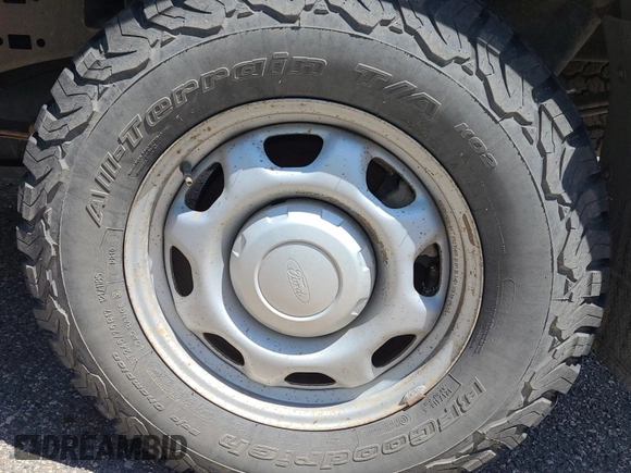 2018 Ford F-150 XL with VIN 1FTMF1EB9JKD38518, listed as a IAAI auction lot 42730627 with 205,804 mi miles and . Bid and sale history available at DreamBid. Image 41.
