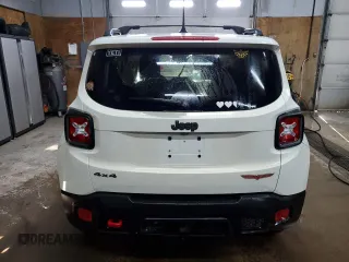 2015 Jeep Renegade Trailhawk with VIN ZACCJBCT0FPC19412, listed as a Copart auction lot 52428395 with 274,497 mi miles and Clean Title. Bid and sale history available at DreamBid. Image 6.