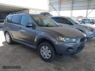 2011 Mitsubishi Outlander ES with VIN JA4AS2AW3BU036686, listed as a IAAI auction lot 41827674 with 141,868 mi miles. Bid and sale history available at carsss.com. Image 1.