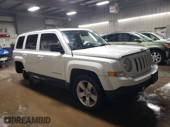2013 Jeep Patriot Latitude with VIN 1C4NJPFA0DD250364, listed as a Copart auction lot 86316314 with 68,686 mi miles and Salvage Title. Bid and sale history available at carsss.com. Image 4.