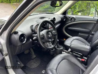 2014 MINI Countryman z VIN WMWZB3C52EWR42367, wystawiony jako Copart lot #58047615 z przebiegiem 137 221 mil mil oraz Czysty tytuł • Clean title. Historia ofert i sprzedaży dostępna na DreamBid. Obrazek 5.