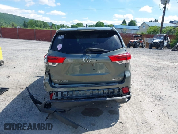 2018 Toyota Highlander SE with VIN 5TDJZRFH6JS882317, listed as a IAAI auction lot 42274438 with 77,143 mi miles and . Bid and sale history available at DreamBid. Image 17.