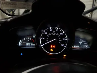2018 Mazda CX-3 Touring z VIN JM1DKFC75J0301307, wystawiony jako Copart lot #56302175 z przebiegiem 107 676 mil mil oraz Szkoda całkowita • Salvage title. Historia ofert i sprzedaży dostępna na DreamBid. Obrazek 9.