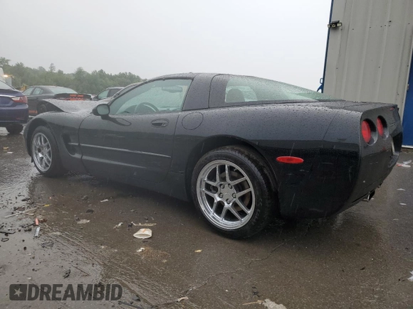 2002 Chevrolet Corvette with VIN 1G1YY22G525116472, listed as a Copart auction lot 70014054 with 221,284 mi miles and Salvage Title. Bid and sale history available at carsss.com. Image 2.