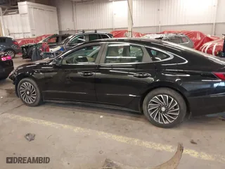 2022 Hyundai Sonata Hybrid Limited with VIN KMHL54JJ5NA038088, listed as a IAAI auction lot 41627163 with 19,977 mi miles. Bid and sale history available at carsss.com. Image 15.