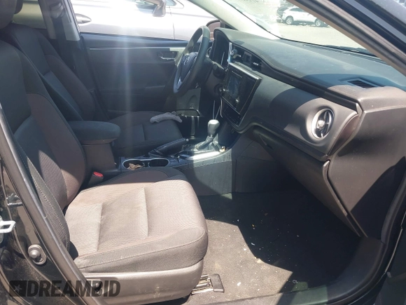 2019 Toyota Corolla L z VIN 2T1BURHE1KC166800, wystawiony jako IAAI lot #41959777 z przebiegiem 50 589 mil mil oraz . Historia ofert i sprzedaży dostępna na DreamBid. Obrazek 5.