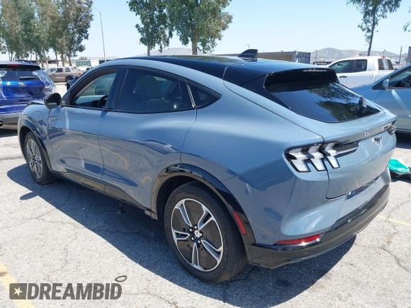 2023 Ford Mustang Mach-E Premium z VIN 3FMTK3R47PMA60861, wystawiony jako IAAI lot #42311615 z przebiegiem 27 469 mil mil oraz . Historia ofert i sprzedaży dostępna na DreamBid. Obrazek 3.