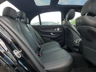 2019 Mercedes-Benz E 300 с VIN WDDZF4KB1KA639339, выставлен на аукционе Copart как лот 56724695 с пробегом 27 003 миль миль и Списание • Salvage title. История ставок и продаж доступна на DreamBid. Изображение 10.