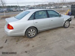 2002 Toyota Avalon XL with VIN 4T1BF28B92U266164, listed as a IAAI auction lot 41672806 with 225,136 mi miles. Bid and sale history available at carsss.com. Image 4.