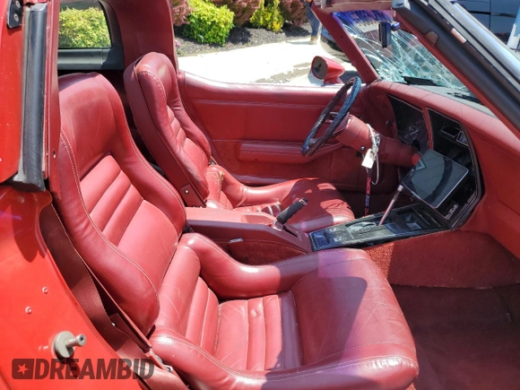 1982 Chevrolet Corvette z VIN 1G1AY8784C5122853, wystawiony jako Copart lot #58346605 z przebiegiem 69 994 mil mil oraz Szkoda całkowita • Salvage title. Historia ofert i sprzedaży dostępna na DreamBid. Obrazek 10.