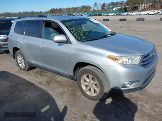 2011 Toyota Highlander with VIN 5TDBK3EH8BS053788, listed as a IAAI auction lot 41546447 with 127,294 mi miles. Bid and sale history available at carsss.com. Image 1.