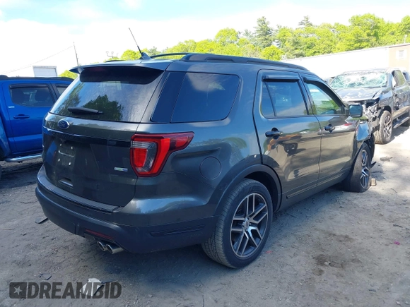 2018 Ford Explorer Sport z VIN 1FM5K8GT9JGC59377, wystawiony jako IAAI lot #42233498 z przebiegiem 103 479 mil mil oraz . Historia ofert i sprzedaży dostępna na DreamBid. Obrazek 4.