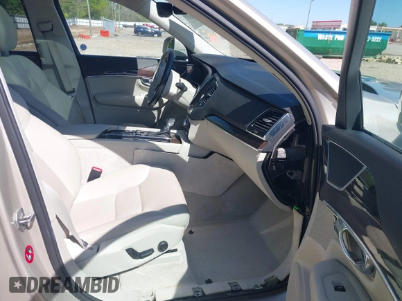 2016 Volvo XC90 T6 Momentum с VIN YV4A22PK2G1024836, выставлен на аукционе IAAI как лот 42038599 с пробегом 85 511 миль миль и . История ставок и продаж доступна на DreamBid. Изображение 5.