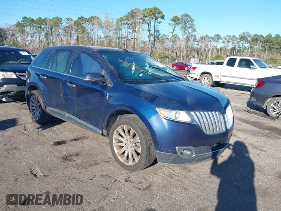 2012 Lincoln MKX with VIN 2LMDJ6JK5CBL11685, listed as a IAAI auction lot 41698099 with 155,266 mi miles. Bid and sale history available at carsss.com. Image 1.