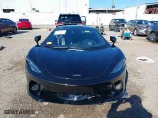 2020 McLaren GT with VIN SBM22GCA1LW000498, listed as a IAAI auction lot 41265247 with 18,465 mi miles. Bid and sale history available at carsss.com. Image 13.