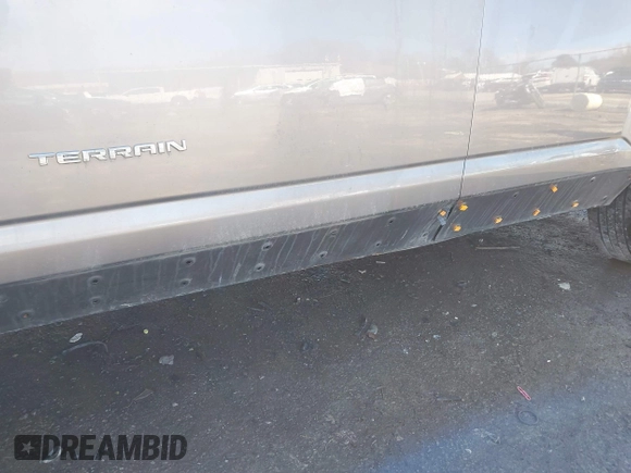 2010 GMC Terrain SLE-1 with VIN 2CTFLCEWXA6272651, listed as a IAAI auction lot 41649596 with 112,538 mi miles. Bid and sale history available at carsss.com. Image 20.